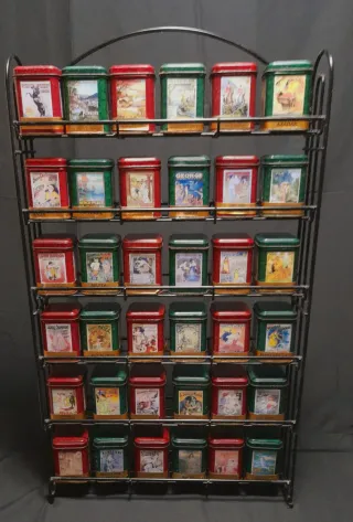 Expositor con cajas metálicas té y café