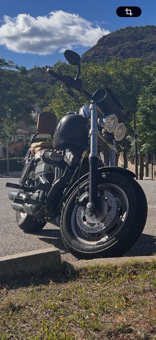 Harley Davidson Dyna Fat Bob Negra