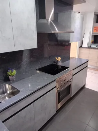 Cocina moderna mármol y metal