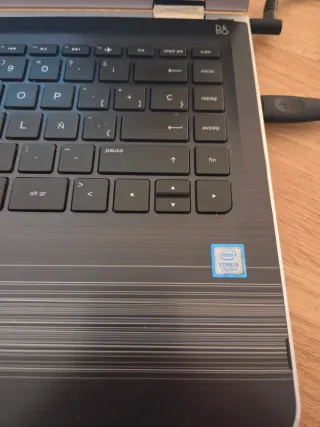 HP Pavilion x360 i3/12GB RAM/256GB SSD Táctil