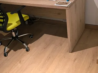 Mesa de ordenador de madera