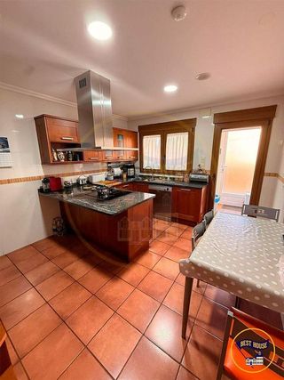 Casa adosada en venta en Reyes Católicos - Paseo San Antonio en Cuenca