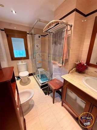 Casa adosada en venta en Reyes Católicos - Paseo San Antonio en Cuenca