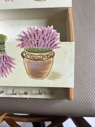 Organizer da parete con fiori