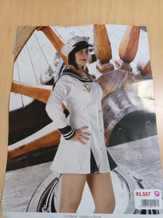 Disfraz de mosquetera y disfraz de marinera