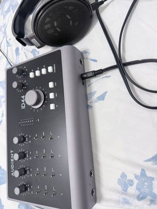 Audient iD44 Interfaz de Audio Profesional