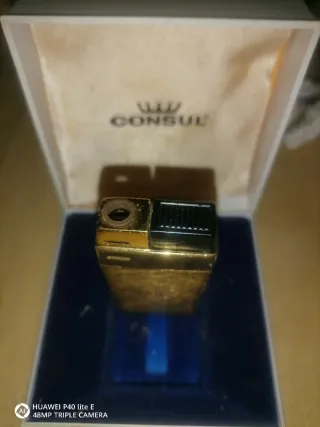 Mechero Consul antiguo dorado