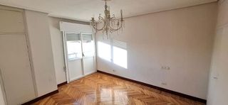 Piso en venta en Numancia - San Fernando en Santander