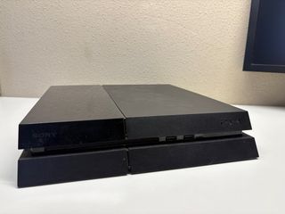 PS4 500GB + 2 Mandos + GTA Trilogy