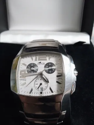 Reloj Lotus Hombre Plata y Blanco