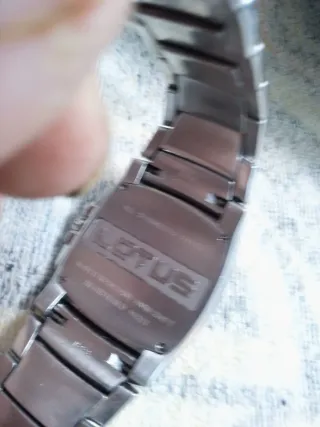 Reloj Lotus Hombre Plata y Blanco