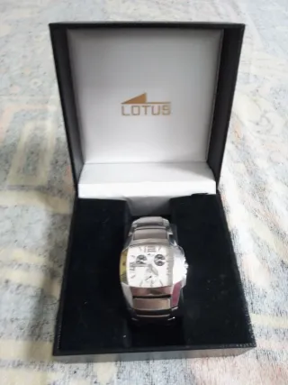 Reloj Lotus Hombre Plata y Blanco