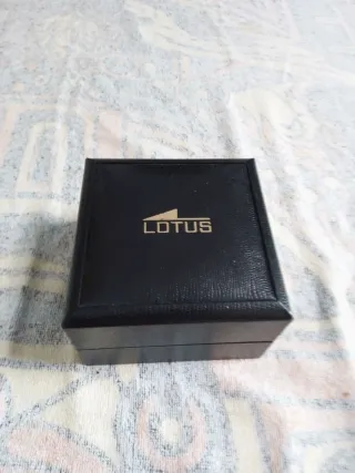 Reloj Lotus Hombre Plata y Blanco