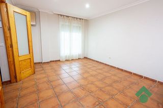Casa adosada en venta en La Granja-La Colina-Los Pastores en Algeciras