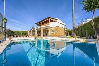 Chalet en venta en Espartinas