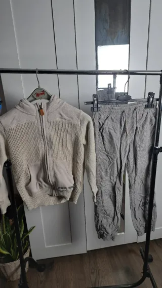 Completo bimbo 7/8 anni: felpa e pantaloni