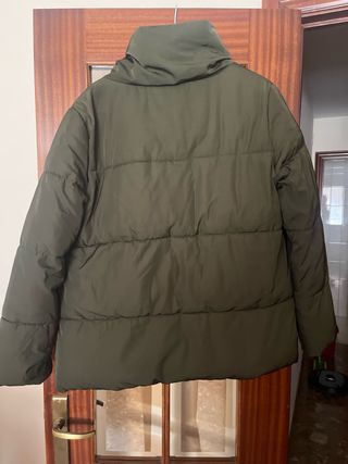 Abrigo verde acolchado