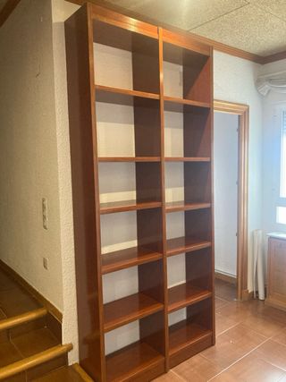 Estantería color cerezo. Ultimos días.