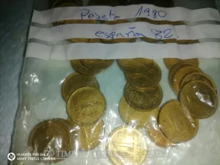 Pequeña colección de monedas españolas y otros