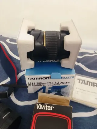 Cámara Canon con objetivos Tamron y Vivitar