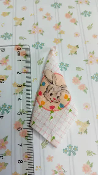 Strofinaccio casa delle bambole con coniglietto