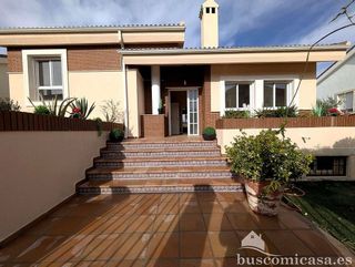 Chalet en venta en Linares
