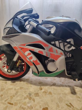 Moto Eléctrica Aprilia RSV4 12V