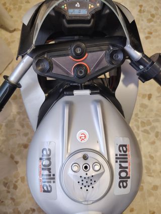 Moto Eléctrica Aprilia RSV4 12V