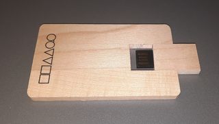 Pendrive Oliver Peoples 2GB Legno