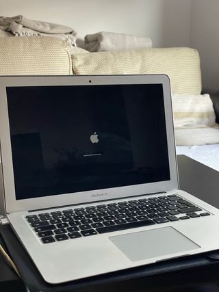 MacBook Air 13 (2014) 8GB / 128GB