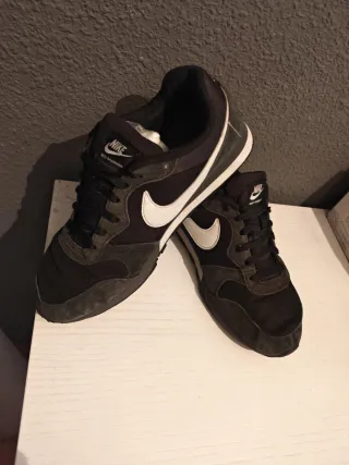 Nike MD Runner 2 Talla 42.5