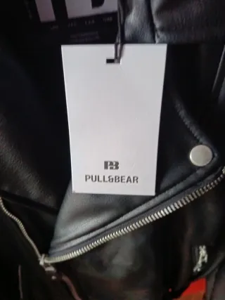 Cazadora efecto piel negra Talla S