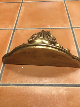 Pareja de ménsulas decorativas doradas