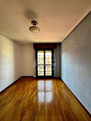 Piso en venta en Cascajos - Piqueras en Logroño