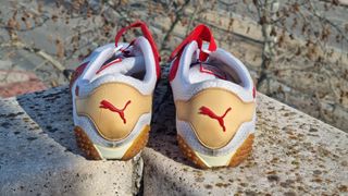 Dos pares de zapatillas PUMA (un par de regalo)