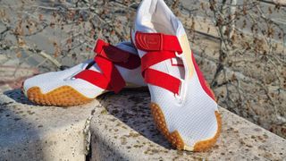 Dos pares de zapatillas PUMA (un par de regalo)