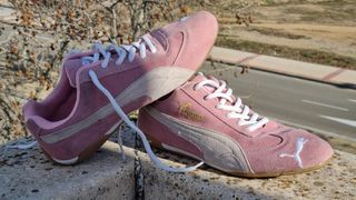 Dos pares de zapatillas PUMA (un par de regalo)
