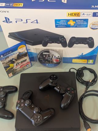 PS4 1TB Negra con Mandos y Juegos