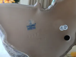 Figura Lladró Porcelana Mujer con Cántaro