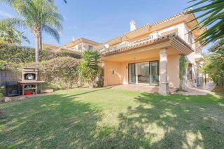 Casa pareada en venta en Calahonda en Mijas
