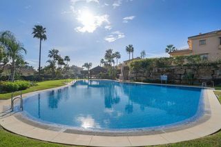 Casa pareada en venta en Calahonda en Mijas