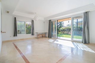 Casa pareada en venta en Calahonda en Mijas