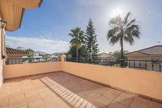 Casa pareada en venta en Calahonda en Mijas