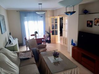 Casa adosada en venta en Brenes