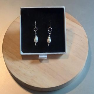 Pendientes perla y acero antialergénico