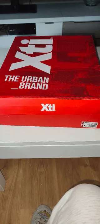 Botas Xti plateadas nuevas