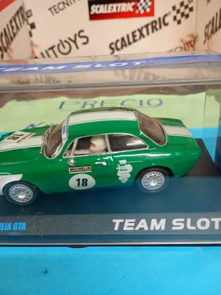 Scalextric Team Slot Alfa Giulia GTA NUEVO PRECINT