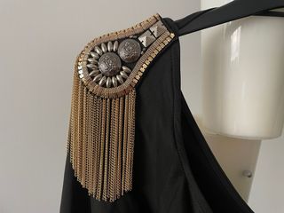 Vestido negro Camaleonica Capriche