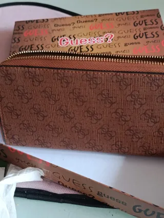 Cartera monedero Guess nueva