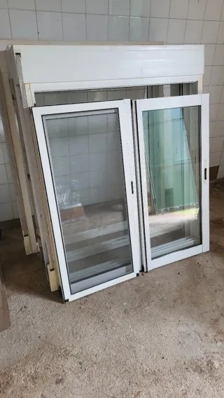 Ventanas de aluminio blancas